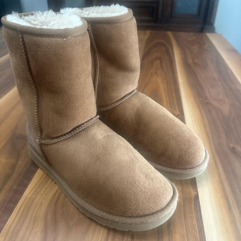 Chestnut Classic Short UGG Boots